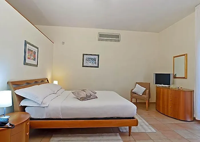 I Triangoli 3*